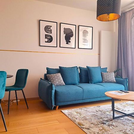 Апартаменти Stylish Getaway In Prime Bratislava Location - By The Danube And Old Town Екстер'єр фото